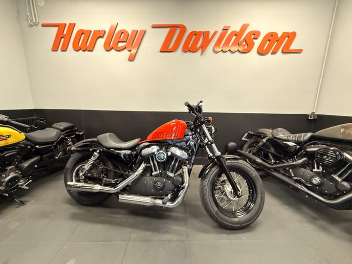 Ma nouvelle Harley-Davidson Forty-Eight 2012 : du caractère brut en HD Orange